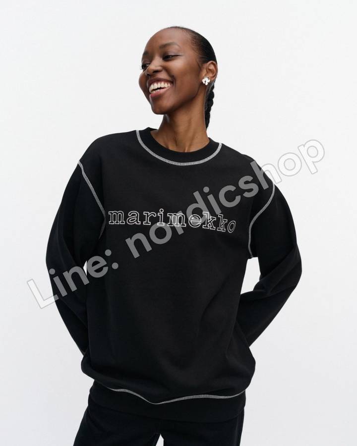 Marimekko Lotjata Logo Placement Kioski 大學T・黑色、米白