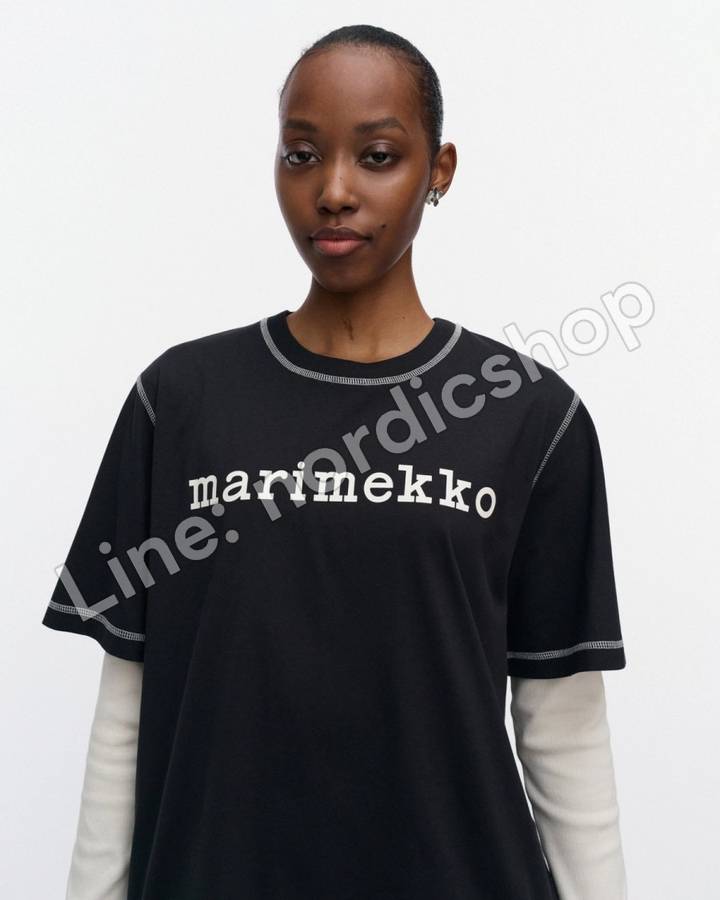 Marimekko Tarttua Logo Placement Kioski T恤・黑色、米白
