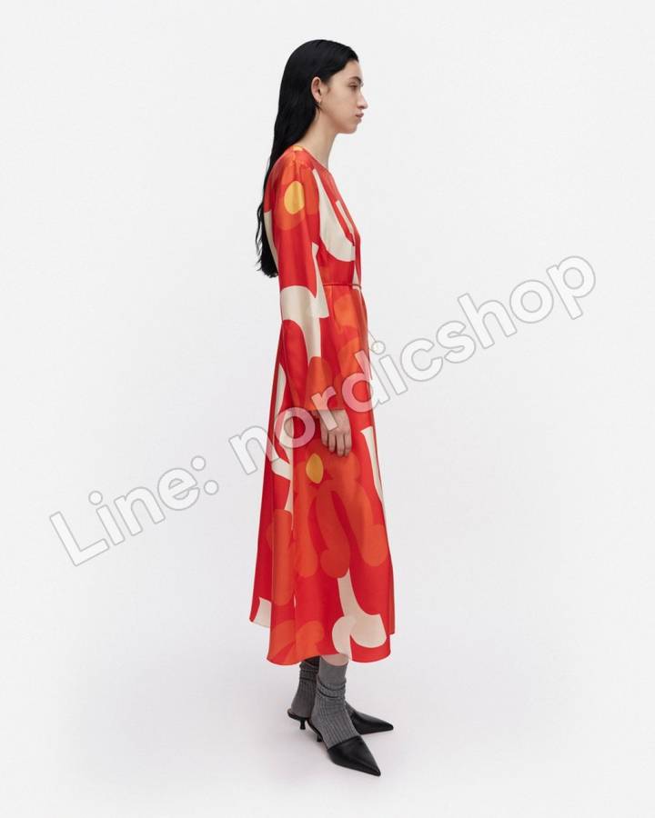 Marimekko Keskenään Kukkahattu 絲質洋裝・紅色、淺黃、米色（2）