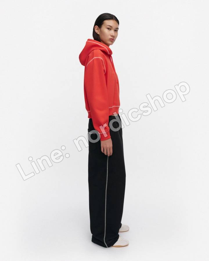 Marimekko Notkelo Logo Placement Kioski 大學T・紅色、米白（2）