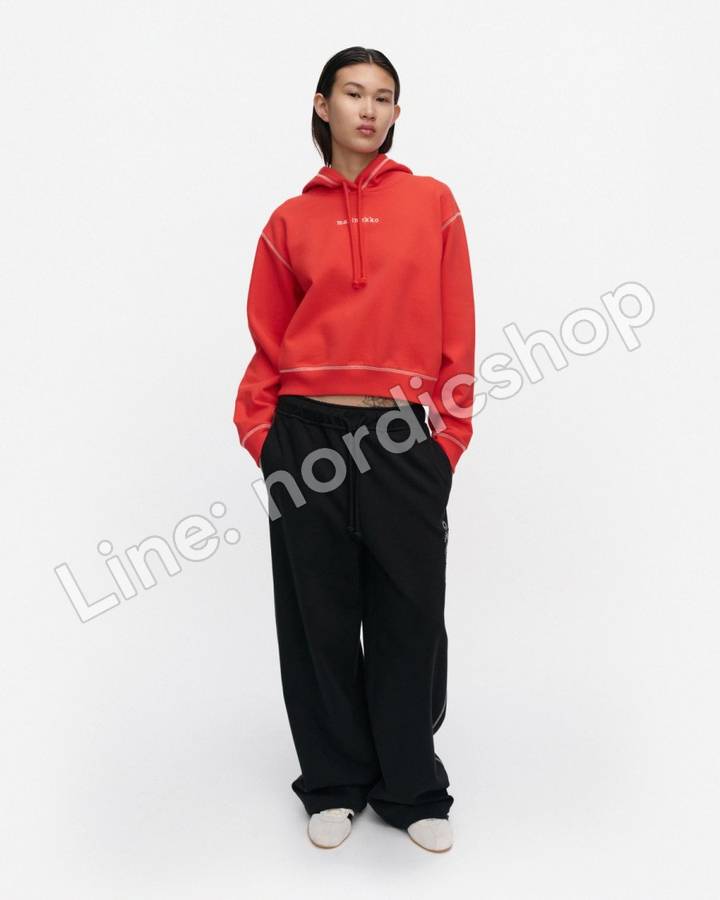 Marimekko Notkelo Logo Placement Kioski 大學T・紅色、米白